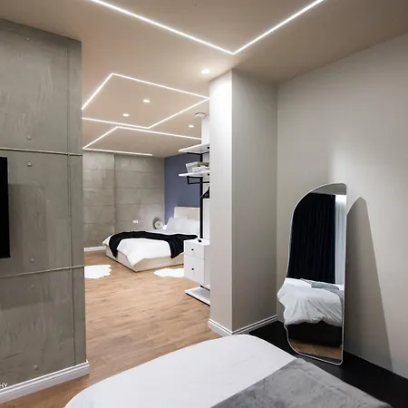 2two Guest house *